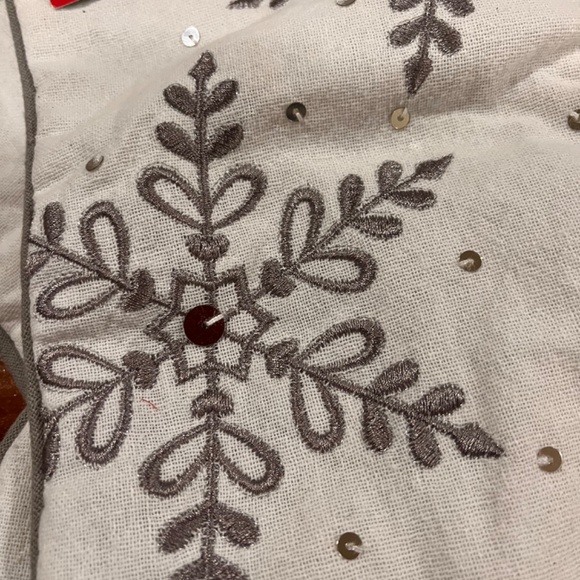 NWT Bundle of 3 Linen Embroidered & Sequined Stockings - Picture 6 of 7